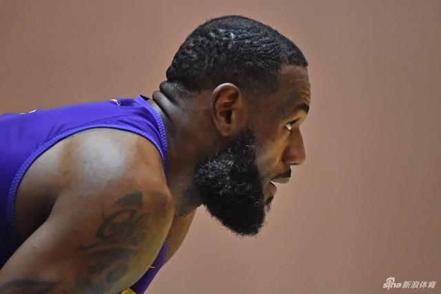 弗格35分辽宁胜广州 王哲林20分上海负天津