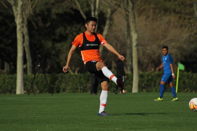 赵继伟13+13张镇麟22分 辽宁5人上双大胜天津